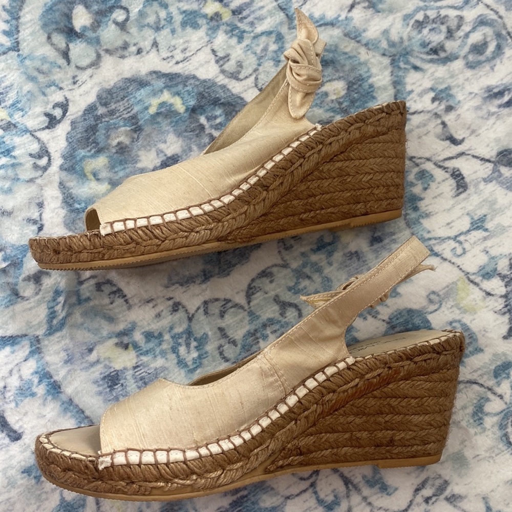 Eric Michael Wedges - Picture 6 of 9